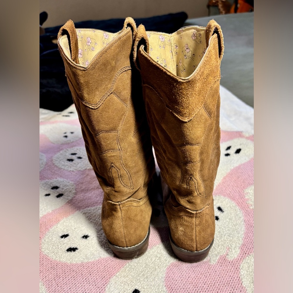 Roxy Tan Suede Western-Style Boots with Floral Lining - Picture 3 of 5